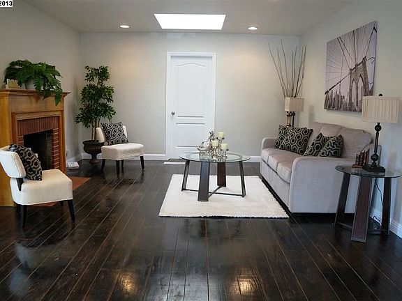 4th image of 3525 Calafia Ave
