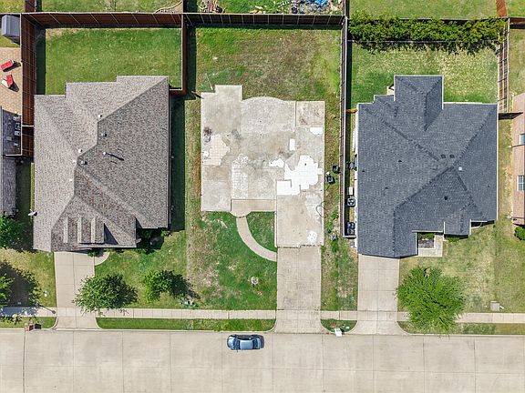 3rd image of 3042 Lakefield Dr