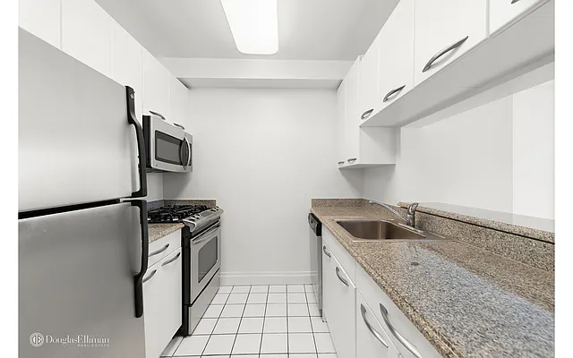 Rented by Douglas Elliman | media 3