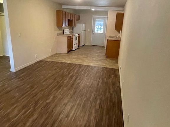 3rd image of 940-946 N Ross Ave #944