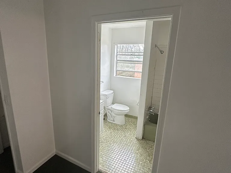415 N 14th St — Photo 8