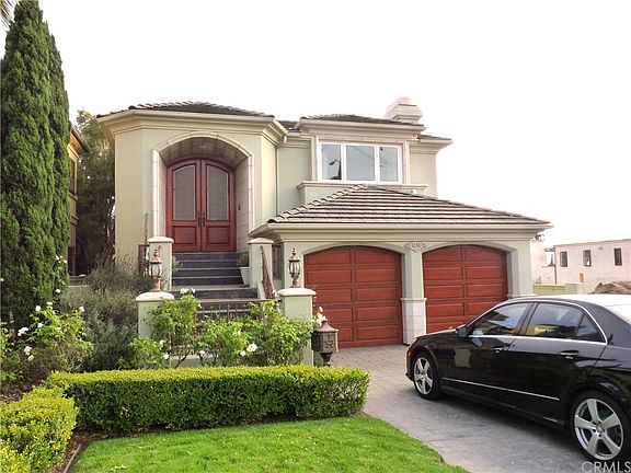 2nd image of 1030 1st St
