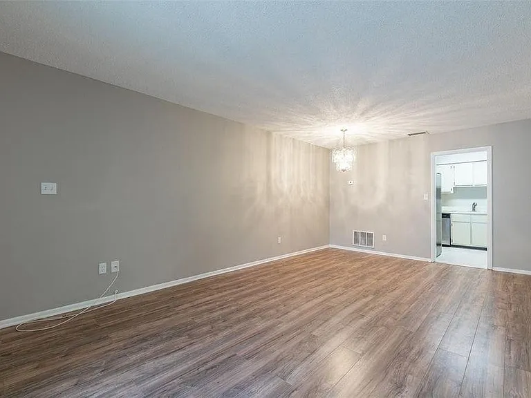 7523 Dolonita Dr — Photo 3