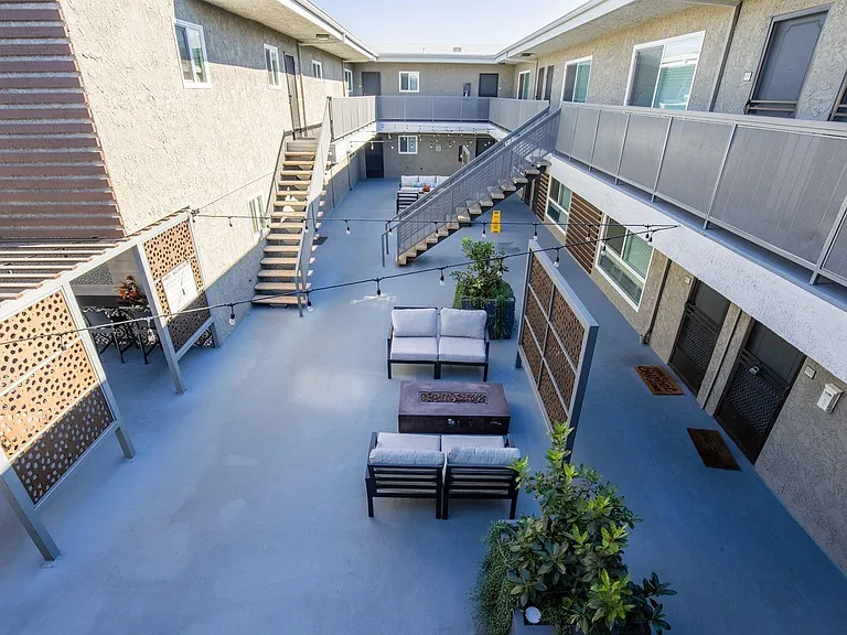 Mosaic at Western Apartments Homes — Photo 28