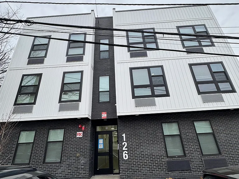 126 Governor St — Photo 1