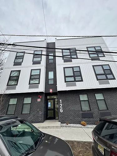 126 Governor St Photo 1