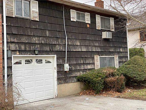3rd image of 27 Newport Dr