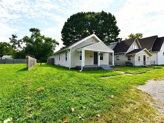 4th image of 1025 Sharon Ave