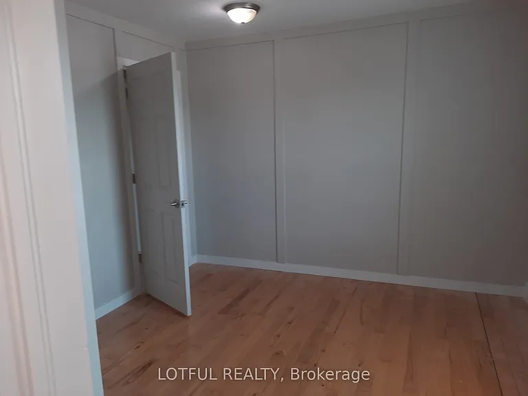 2084 Dundas St #3 — Photo 10