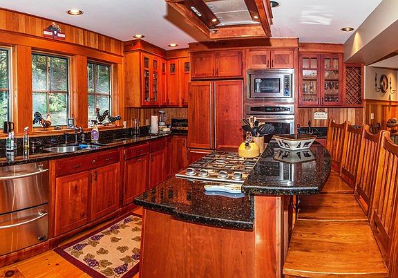 3rd image of 86 Wilderness Cir