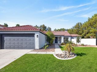 3204 Crescent Run Ct, Las Vegas, NV 89117