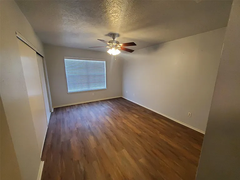 2306 Spring Dusk Ln — Photo 10