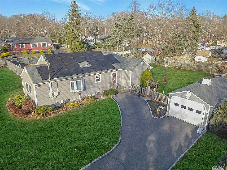 1st image of 301 Cypress Dr