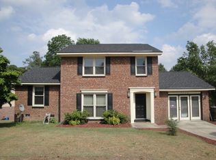7498 Beverly Dr, Fayetteville, NC 28314
