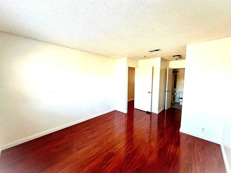 2410 N Towne Ave #3 — Photo 10