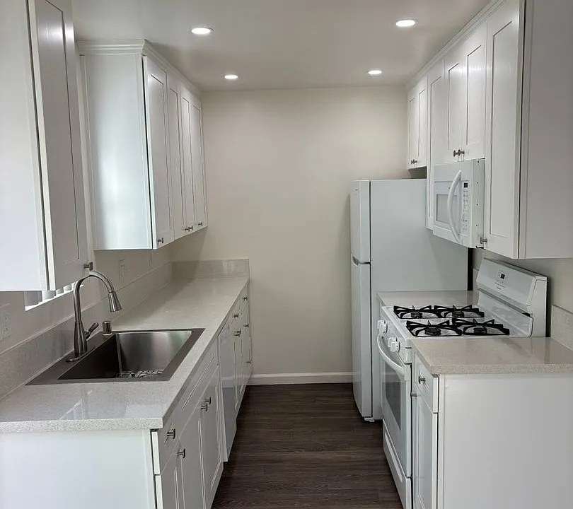 La Jolla Mesa Drive 1 Bed/1 Bath