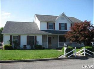 289 Delaware Ave, Wind Gap, PA 18091