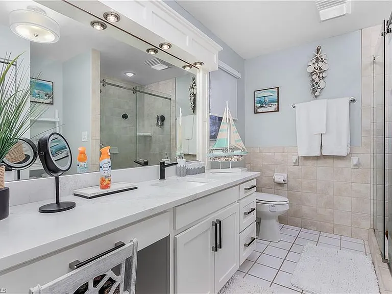 2950 Coach House Ln — Photo 17