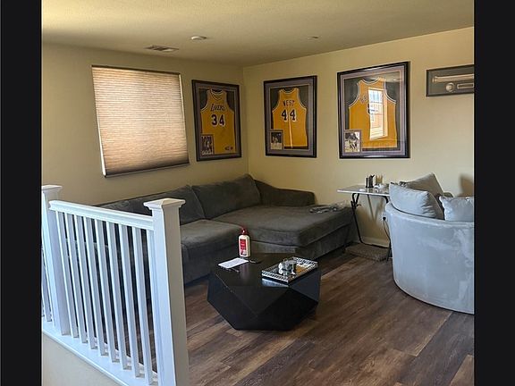 5th image of 16052 Columbus Ln