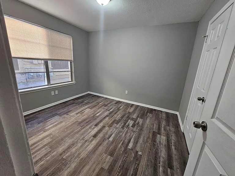 3633 N Macgregor Way #13 — Photo 6