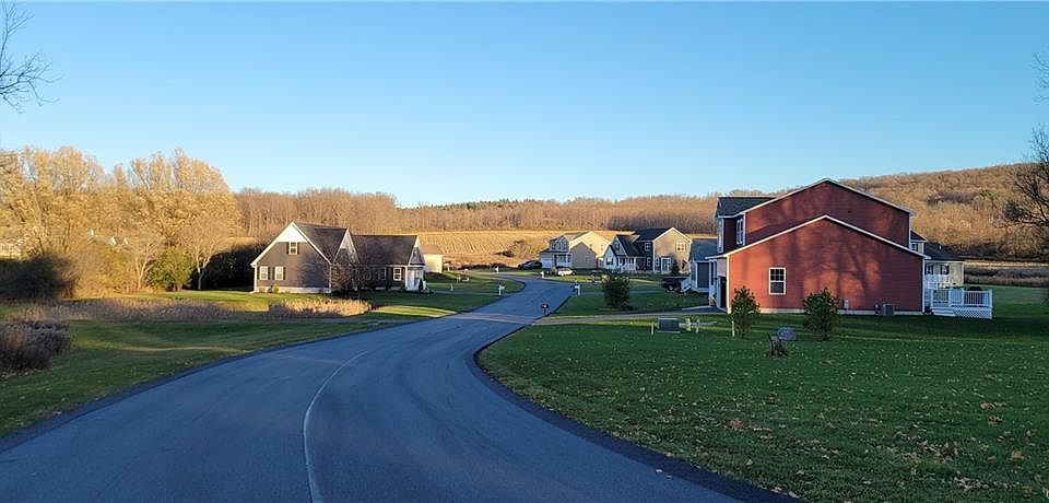 1st image of 20 S Meadow Dr