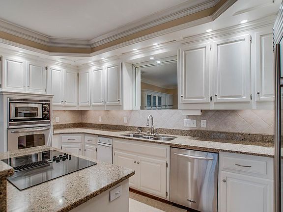5th image of 108 The Commons Dr