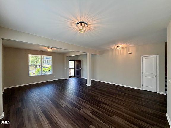 5th image of 127 Rosebud Ln