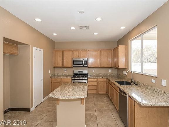 2nd image of 7853 Lovely Pine Pl