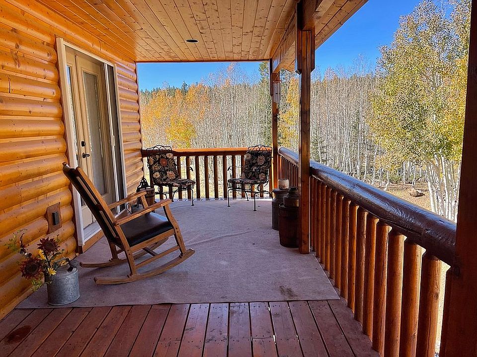 Deck by Front Door & 2nd MBR