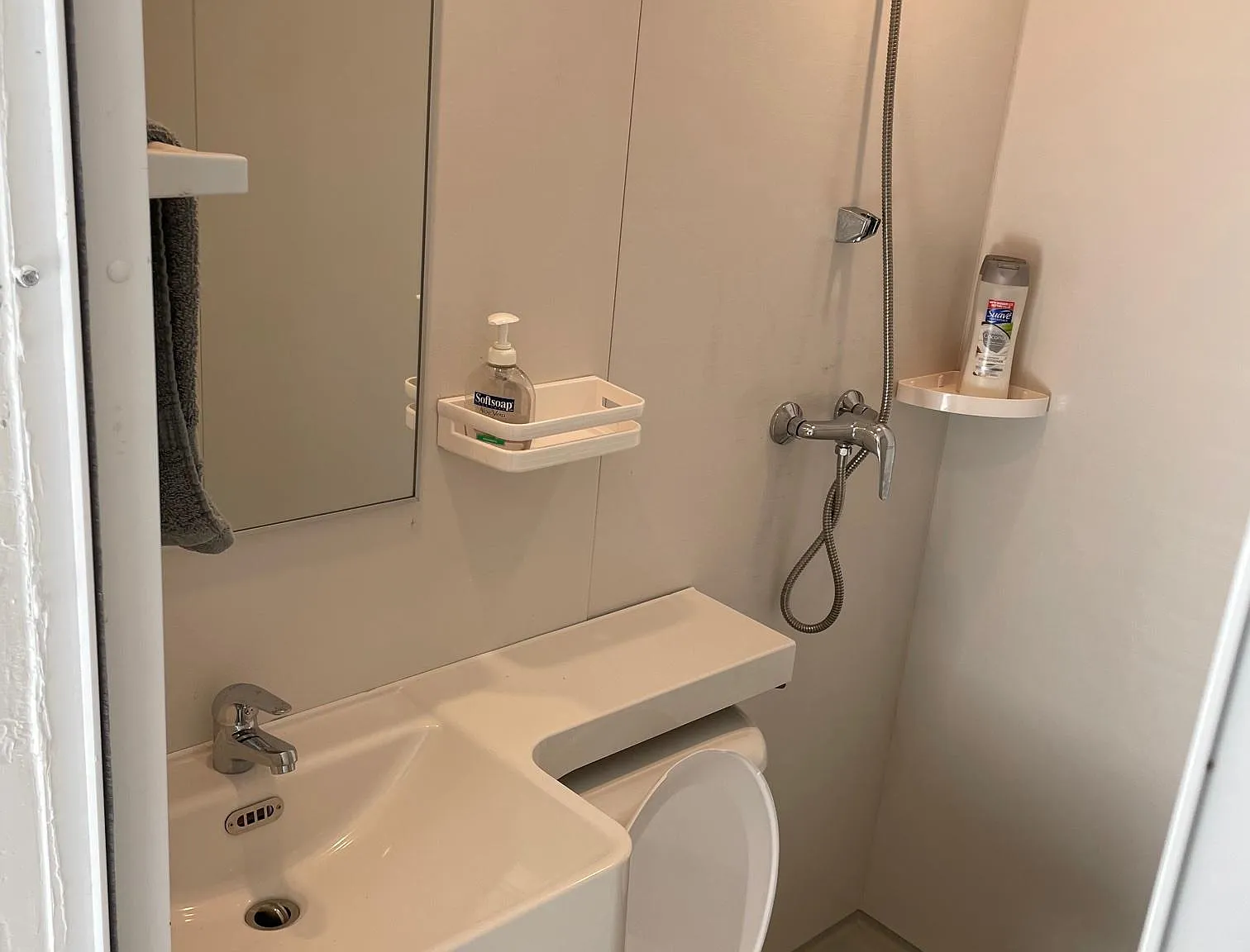 Studio, 300 sqft, $799 — Photo 4