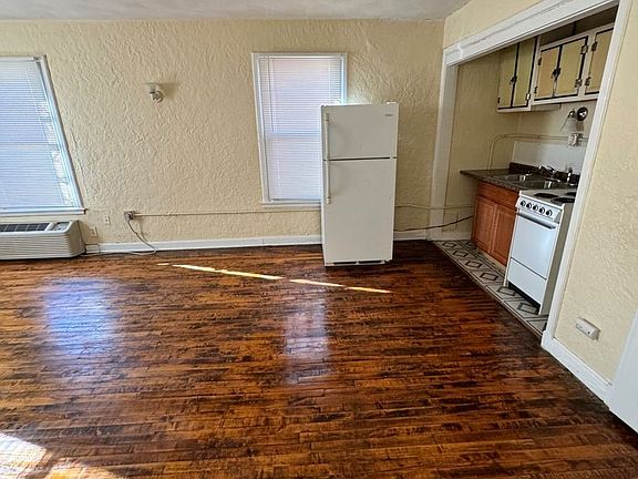 5th image of 1270 N Main St APT 7