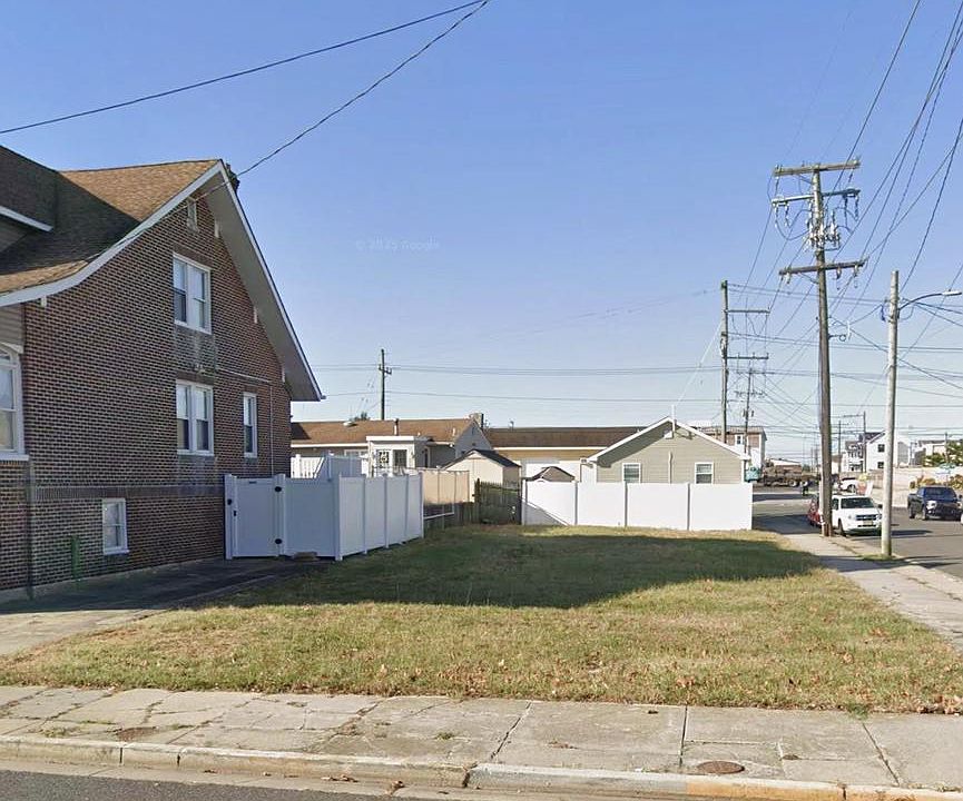 1st image of 326 W Wildwood Ave