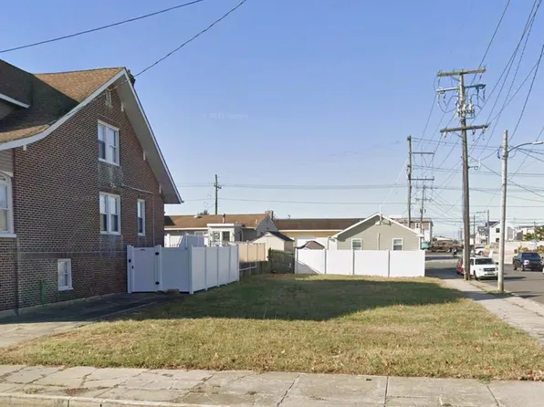 326 W Wildwood Ave, Wildwood, NJ 08260