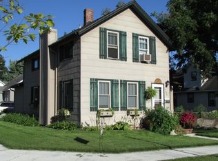 222 N Ash St, Chaska, MN 55318