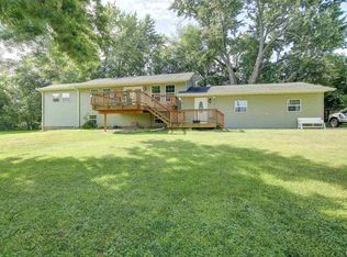 715 S 18th St, Clinton, IA 52732