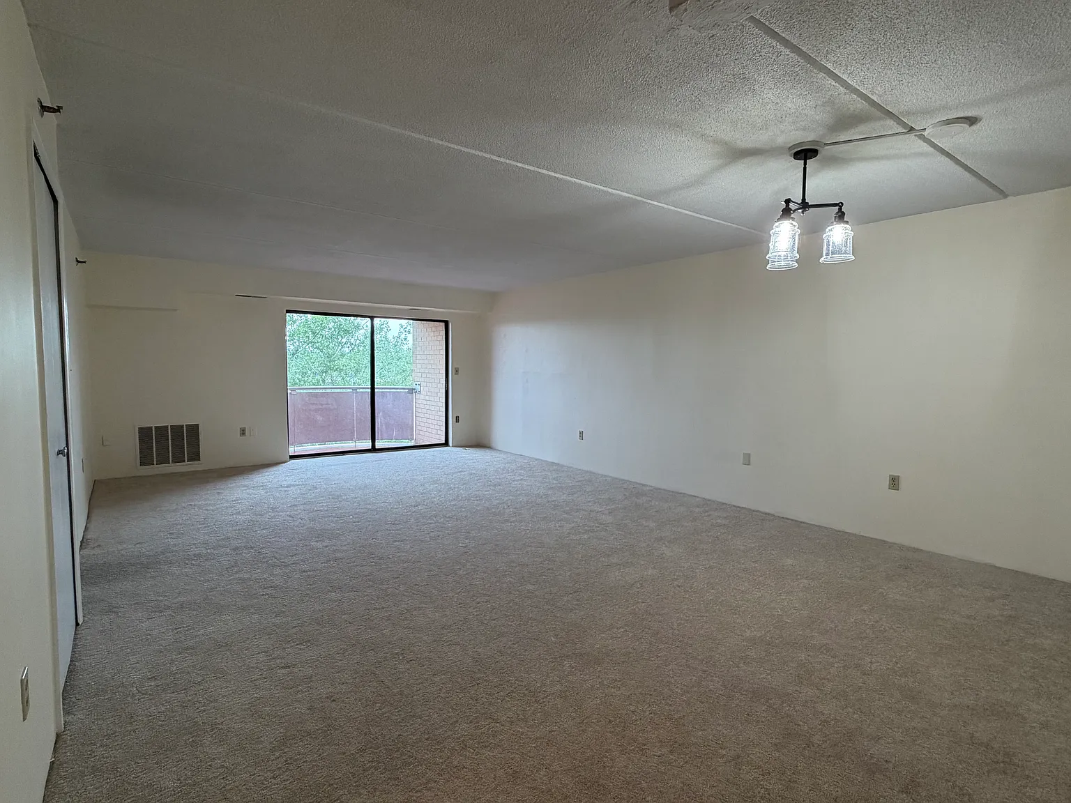 2 bed, 1228 sqft, $3,000 — Photo 3