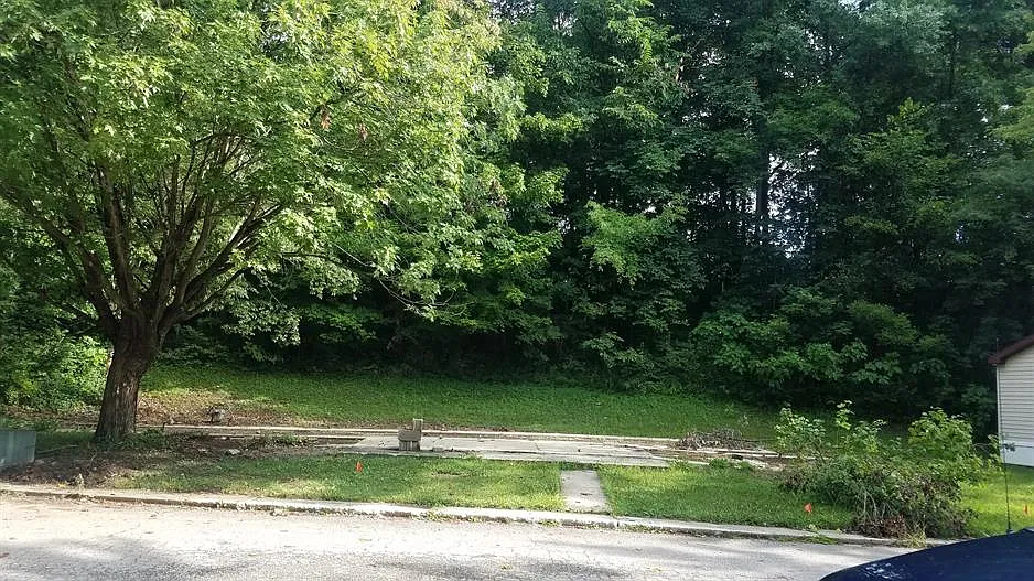 13QC — Photo 3