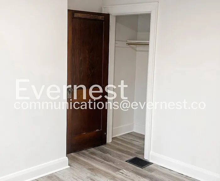2730 Elliott Ave — Photo 14