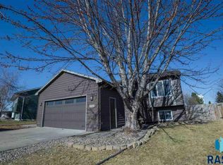 700 N Atkins Dr, Tea, SD 57064
