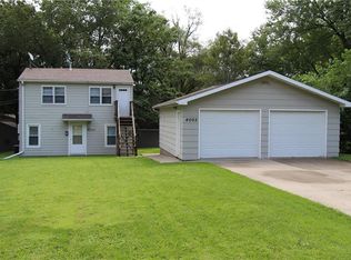 4005 68th St, Urbandale, IA 50322