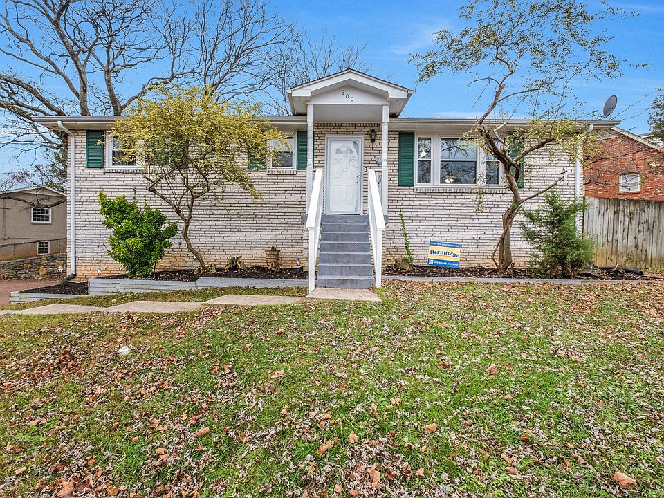 1st image of 200 Bonnaoaks Dr