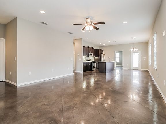 3rd image of 3185 Whispering Trails Ave