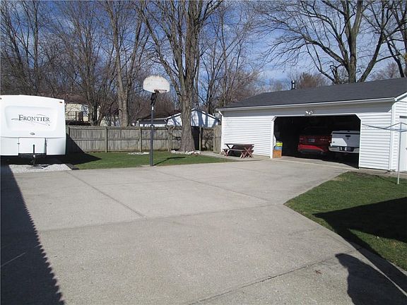3rd image of 11416 E Stoeppelwerth Dr