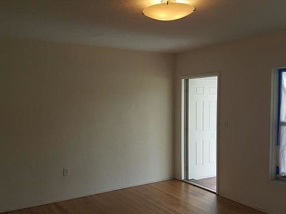 2nd image of 1240 NE 153rd St