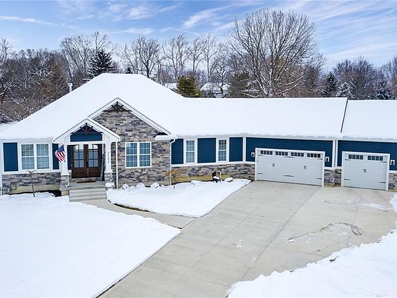 2nd image of 2722 Lucy Ln