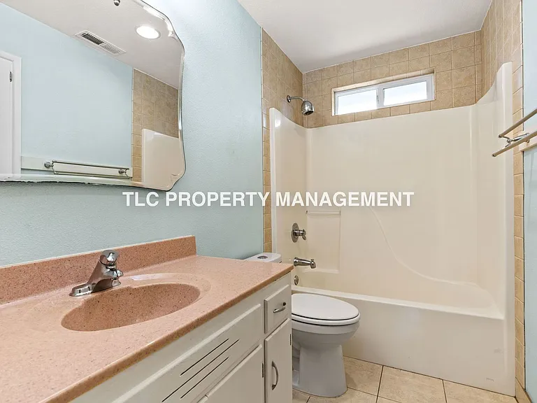 2199 Devos St — Photo 19
