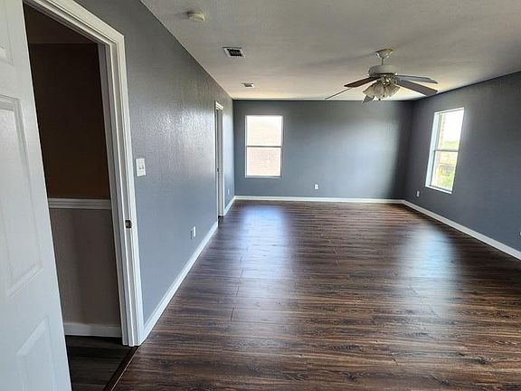 4th image of 4521 Hummingbird Ln N