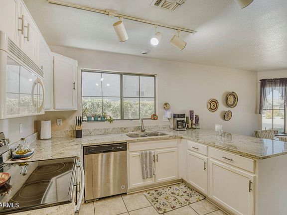 2nd image of 3221 E Blackhawk Drive