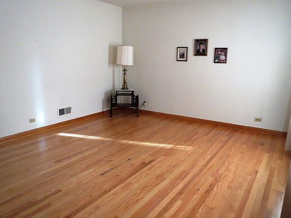 3rd image of 16311 Drexel Ave