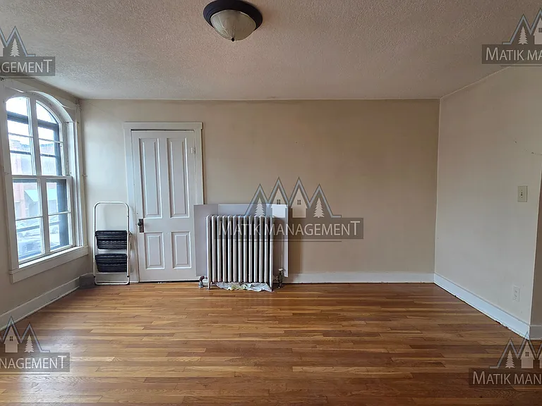 143 Main St W #1/2 — Photo 23